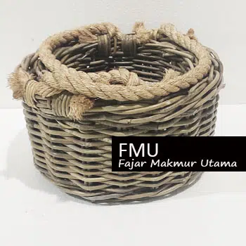 Small round two tone basket with rope handles