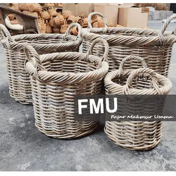 Set of 4 large rattan basket